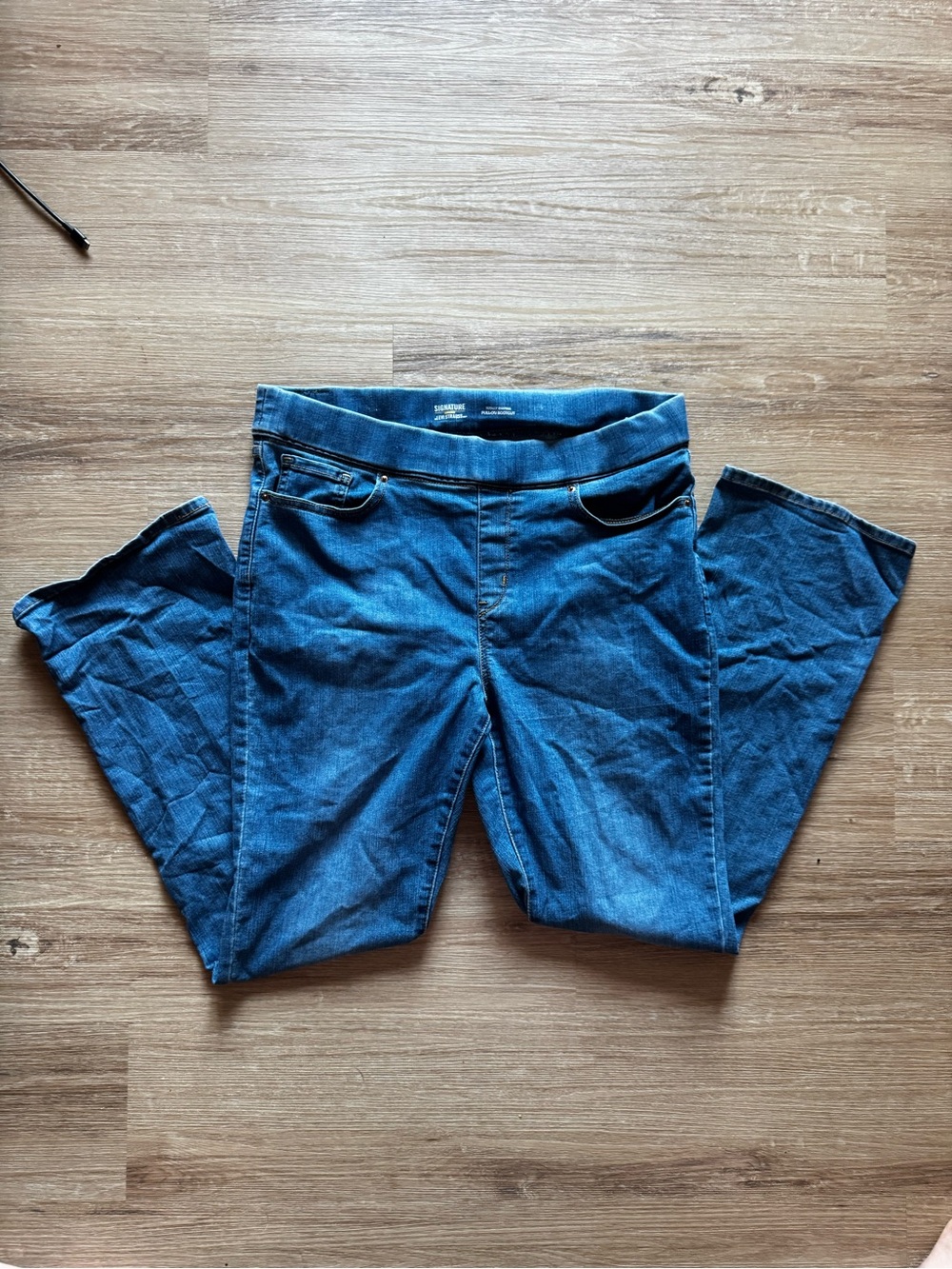 Signature by Levi Strauss Dark Blue Stretch Jeggings